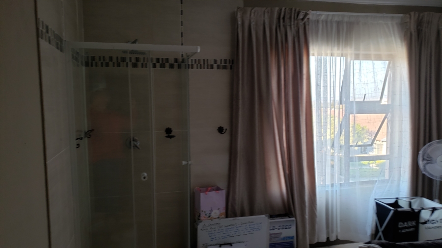 4 Bedroom Property for Sale in Tlhabane West North West